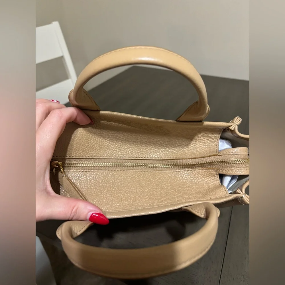 Marc Jacobs The Tote Bag- tan color and small size EUC - Picture 6 of 10